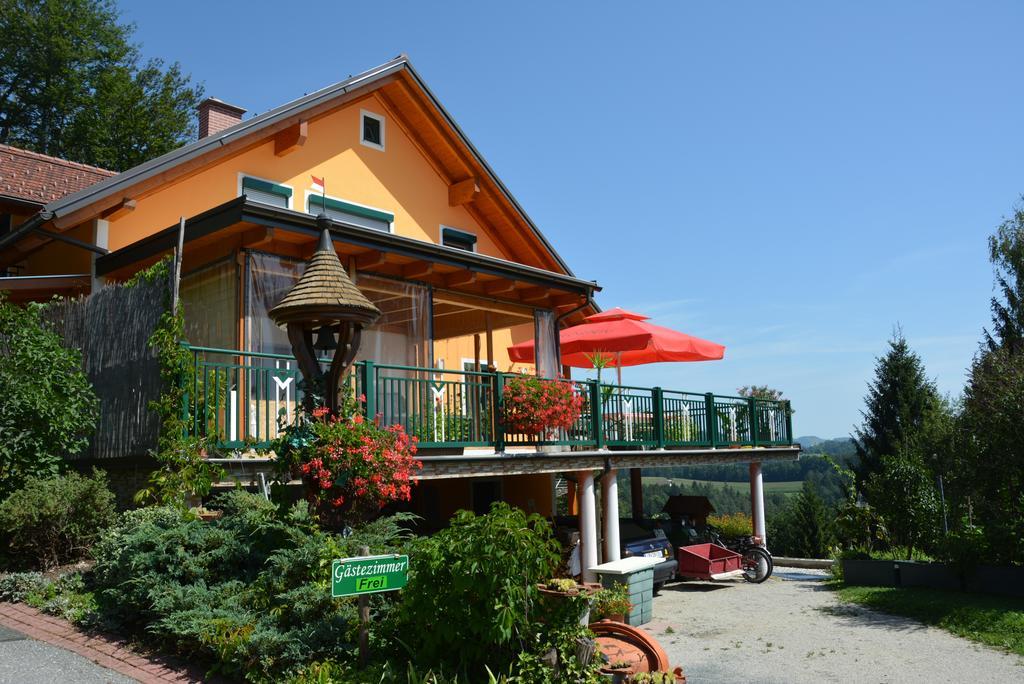 Gaestehaus Schmid Sankt Johann im Saggautal Экстерьер фото